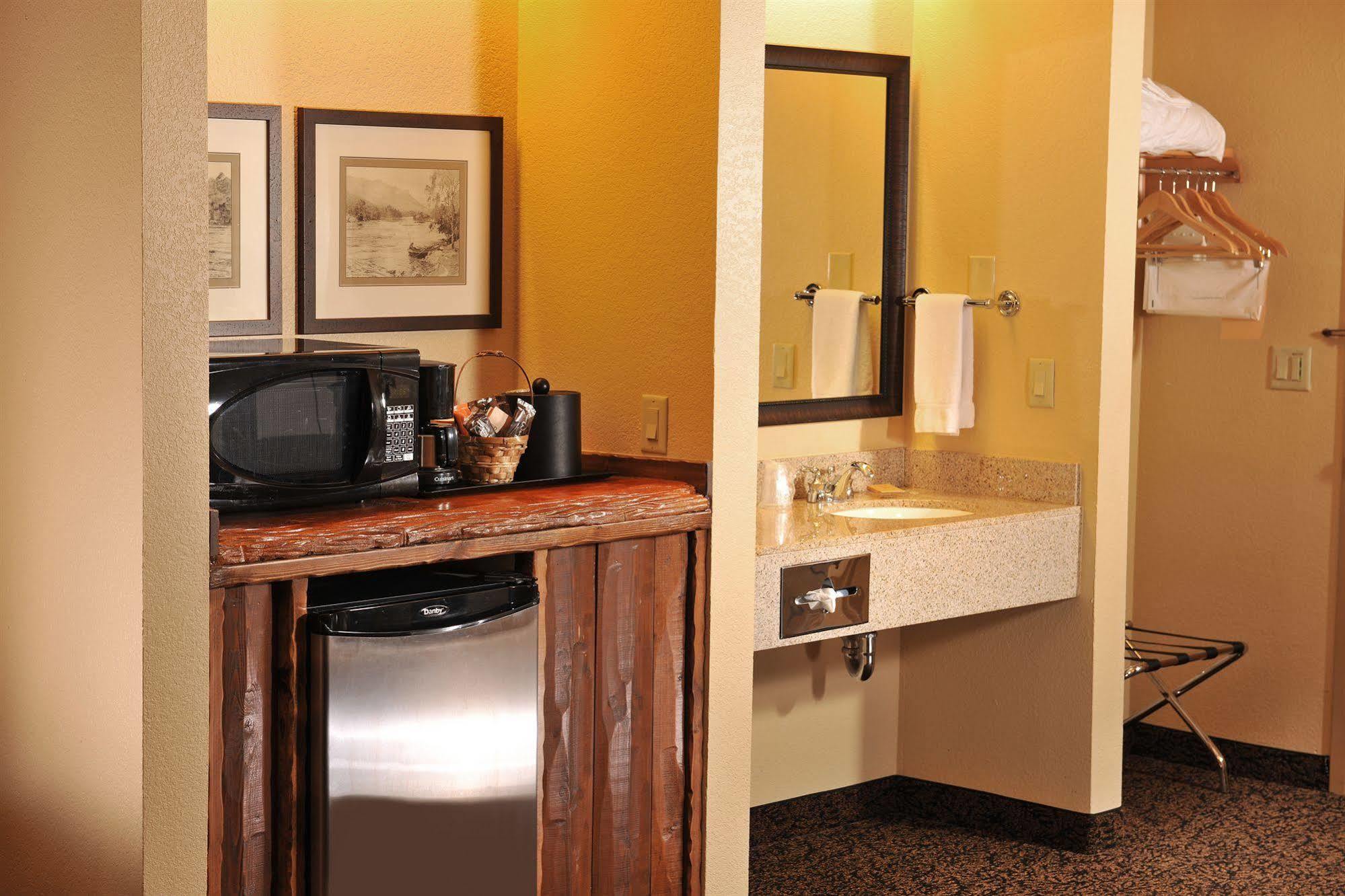 Grand Lodge Hotel Wausau - Rothschild Eksteriør billede